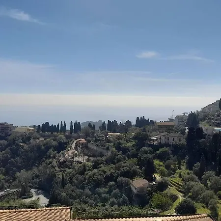 Fontana Vecchia * Taormina
