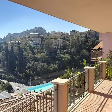 Fontana Vecchia Taormina