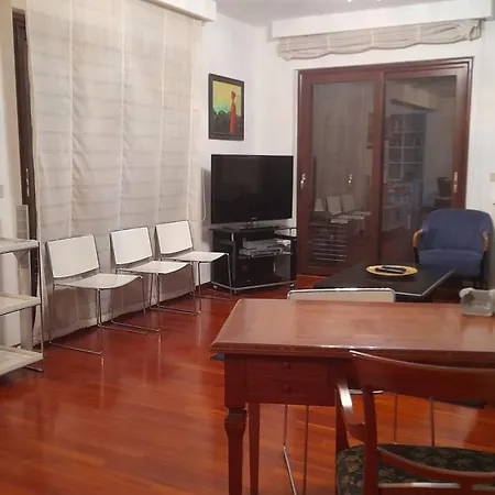 Fontana Vecchia Apartment